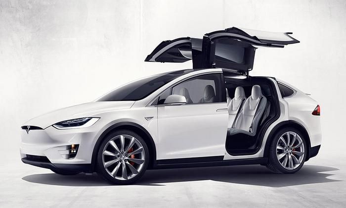 2022 Tesla Model X Pictures